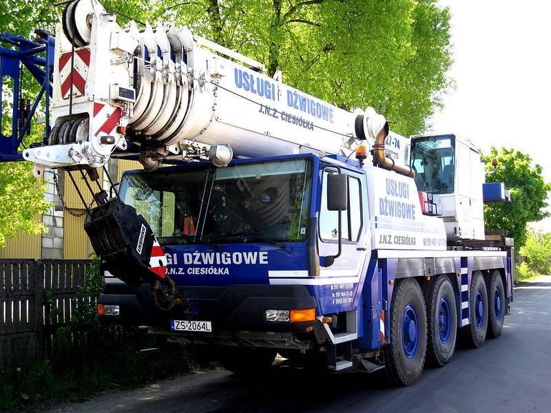 Dźwig LIEBHERR LTM 1080 1