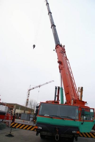 Dźwig Liebherr 80 Ton